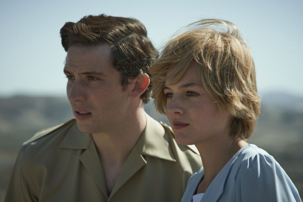 Príncipe Carlos (JOSH O CONNOR) y Princesa Diana (EMMA CORRIN) en The Crown