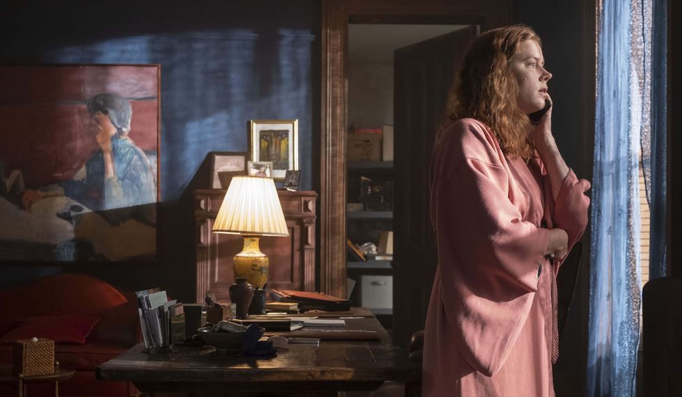 ‘La mujer en la ventana’: Una interesante vuelta de tuerca a Hitchcock