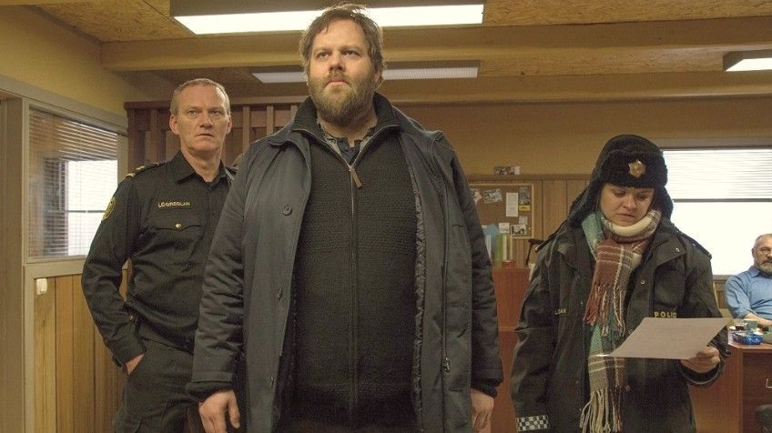 Atrapados. El equipo de policía. NETFLIX