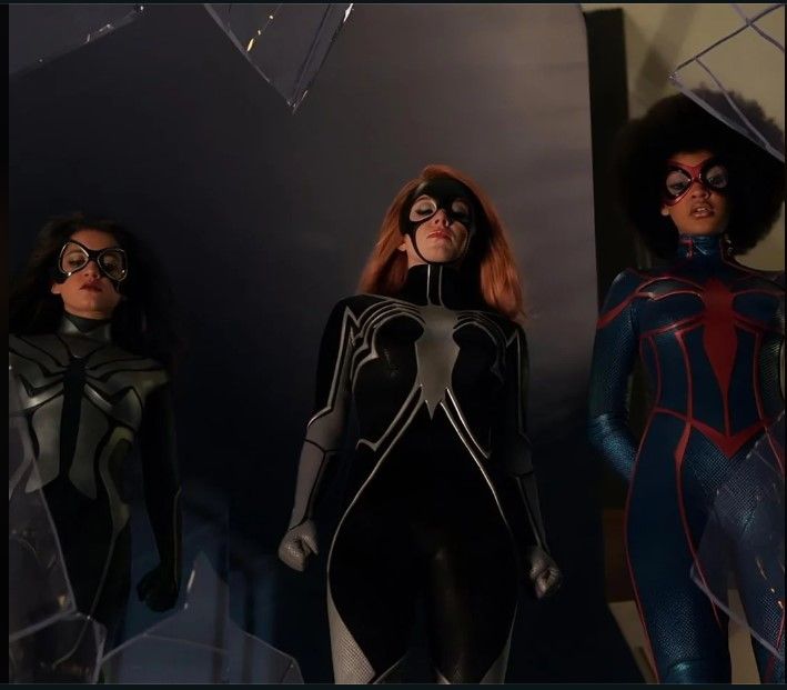 Isabela Merced, Sydney Sweeney y Celeste O´Connor como las 3 Spiderwomen que se las esperaba más en Madame Web. 