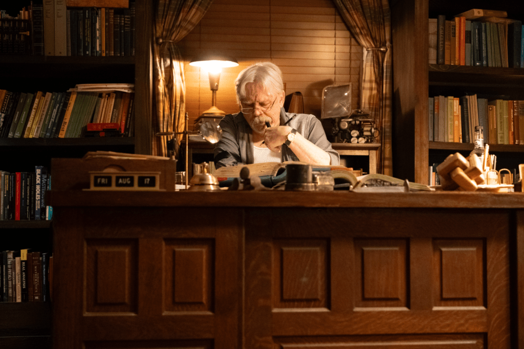 Mark Hamill interpreta a Albie Krantz el abuelo del protagonista de La vida de Chuck