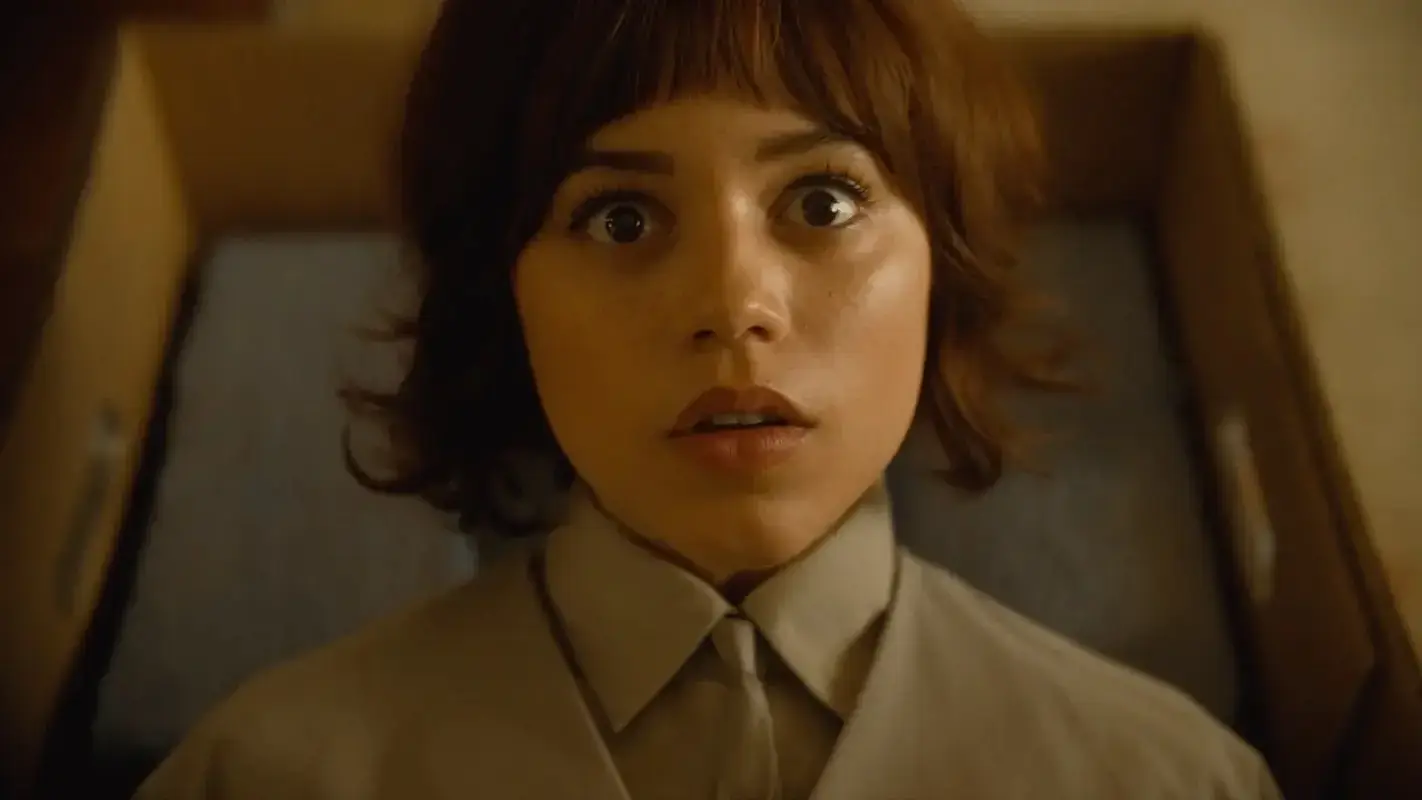 ‘Klara y el Sol’ lanza póster y tráiler impactante