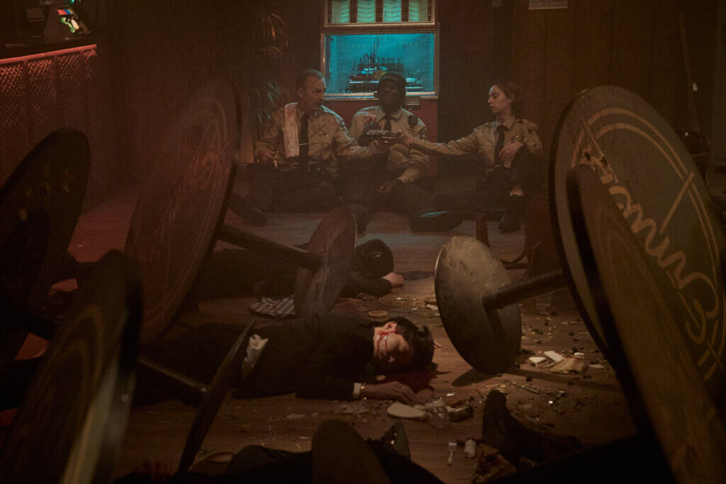 Bob Odenkirk, Ryan Allen y Jess McLeod en Normal.